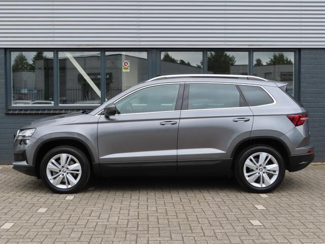 Skoda Karoq 1.5 TSI ACT Business Edition Plus DSG | trekhaak wegklapbaar | pano dak | voorruitverwarming | camera | adaptive cruise