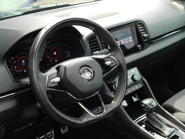 Skoda Karoq 1.5 TSI Sportline Business, Automaat / Trekhaak / Schuifdak / Virtual Cockpit / Canton Audio / 19' Sportvelgen