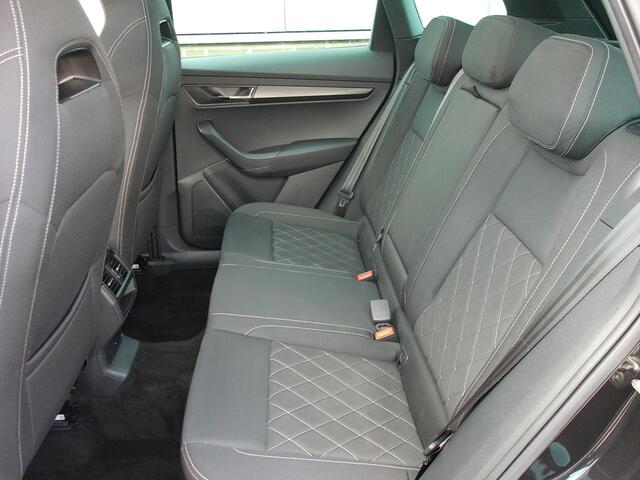 Skoda Karoq 1.5 TSI Sportline Business, Automaat / Trekhaak / Schuifdak / Virtual Cockpit / Canton Audio / 19' Sportvelgen
