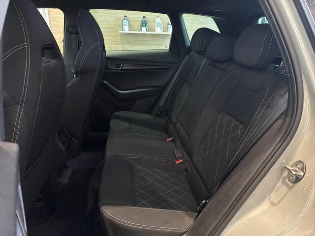 Skoda Karoq 1.5 TSI 150pk Automaat Sportline Business / Trekhaak / Camera / Keyless / Wordt Verwacht