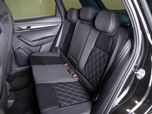 Skoda Karoq 1.5 TSI ACT Sportline Business / 150pk / Stoelverwarming voor en achter / Achteruitrij camera /