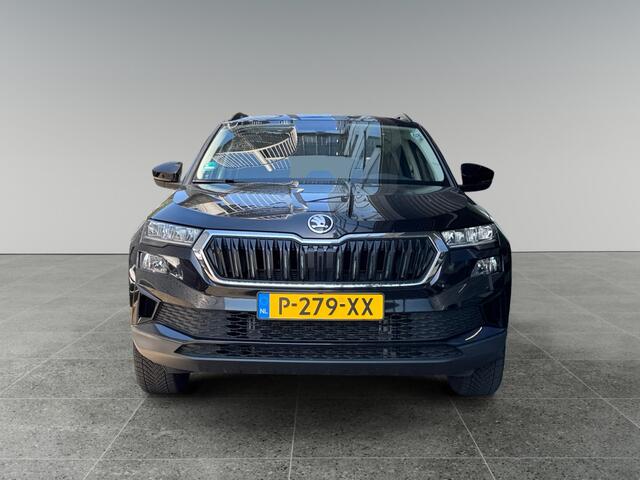 Skoda Karoq 1.5 150pk TSI ACT Business Edition Panoramisch glazenschuif-/kanteldak | Parkeersensoren achter | Trekhaak