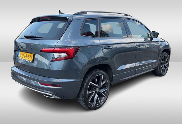 Skoda Karoq 1.5 TSI ACT Sportline Business / Camera / CarPlay / Keyless / 19'' / Stoel+Stuurverwarming / Dodehoek / DAB / ACC