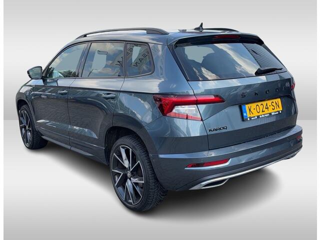 Skoda Karoq 1.5 TSI ACT Sportline Business / Camera / CarPlay / Keyless / 19'' / Stoel+Stuurverwarming / Dodehoek / DAB / ACC