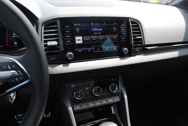 Skoda Karoq 1.5 TSI ACT Sportline Business / Camera / CarPlay / Keyless / 19'' / Stoel+Stuurverwarming / Dodehoek / DAB / ACC