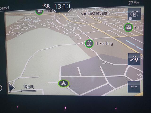 Skoda Karoq 1.5 TSI ACT Sportline Business TREKH./CARPLAY/PDC/NAVI/LED