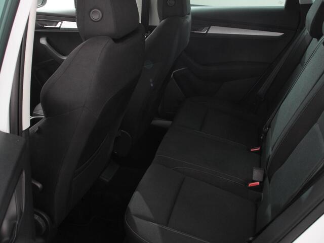 Skoda Karoq 1.5 TSI 150pk DSG Ambition Navigatie Apple Carpla/Android Auto Camera Climate Control Adaptieve Cruise control Lichtmetalen Velgen