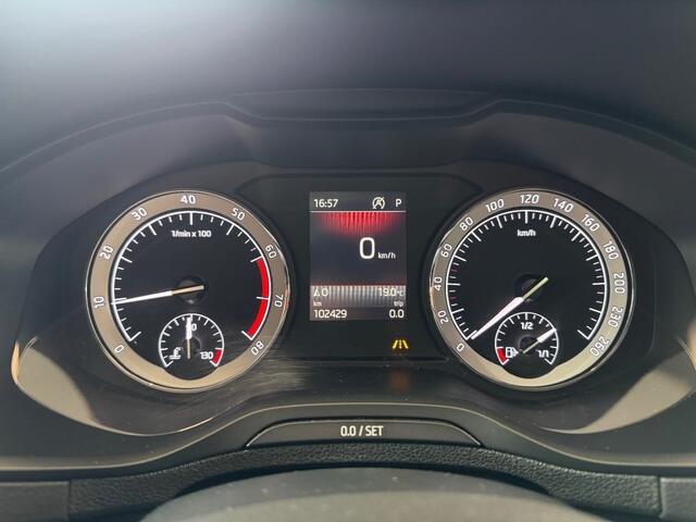 Skoda Karoq 1.5TSI ACT 150PK DSG Sportline Pano Camera ACC Keyless Navi Trekhaak