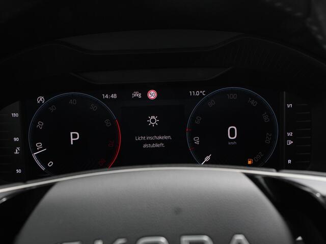 Skoda Karoq 1.5 TSI 150pk Automaat ACT Selection Navigatie Apple Carplay/Android Auto Camera Parkeer sensoren Adaptive Cruise Control Lichtmetalen Velgen Digitale Cockpit