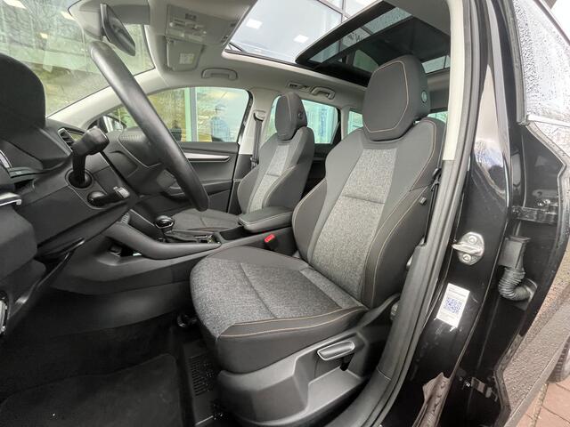 Skoda Karoq 1.5 TSI ACT Style / Panoramadak / Achteruitrij camera / Led verlichting / Elek Achterklep / 17''LMV