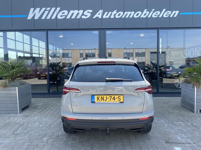 Skoda Karoq 1.5 TSI ACT Business Edition Plus Trekhaak wegklapbaar , Navigatie , adaptive Cruise
