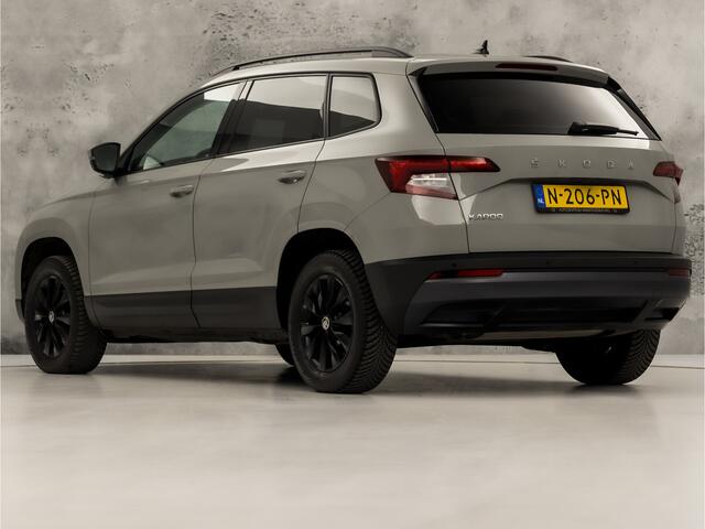 Skoda Karoq 1.5 TSI ACT Sport 150Pk Automaat (APPLE CARPLAY, GROOT NAVI, CLIMATE, KEYLESS, GETINT GLAS, SPORTSTOELEN, CRUISE, PARKEERSENSOREN, NIEUWE APK, NIEUWSTAAT)