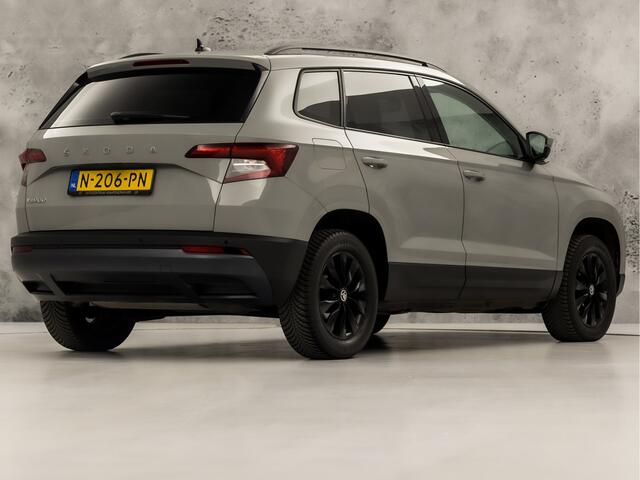Skoda Karoq 1.5 TSI ACT Sport 150Pk Automaat (APPLE CARPLAY, GROOT NAVI, CLIMATE, KEYLESS, GETINT GLAS, SPORTSTOELEN, CRUISE, PARKEERSENSOREN, NIEUWE APK, NIEUWSTAAT)