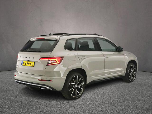 Skoda Karoq Sportline Business 1.5 TSI 150pk DSG Automaat Trekhaak, Panoramadak, Elektrische achterklep, Adaptive cruise control, Achteruitrijcamera, Navigatie
