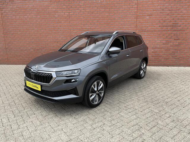 Skoda Karoq 1.5 TSI 150pk DSG Style Navigatie Apple Carplay/Android Auto Parkeersensoren Camera Adaptive Cruise Control Elektrische achterklep Wegklapbare trekhaak Stoel- en stuurverwarming Ledverlichting Virtual Cockpit Climate Control