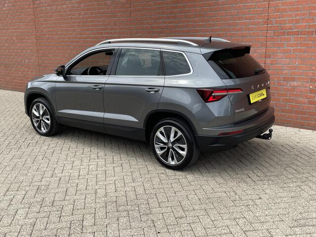 Skoda Karoq 1.5 TSI 150pk DSG Style Navigatie Apple Carplay/Android Auto Parkeersensoren Camera Adaptive Cruise Control Elektrische achterklep Wegklapbare trekhaak Stoel- en stuurverwarming Ledverlichting Virtual Cockpit Climate Control