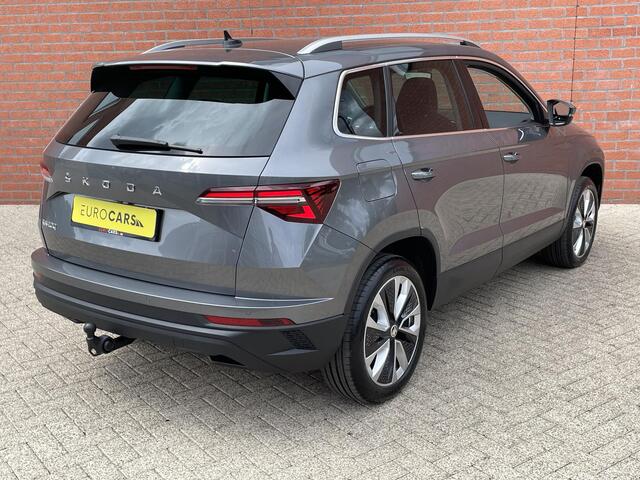 Skoda Karoq 1.5 TSI 150pk DSG Style Navigatie Apple Carplay/Android Auto Parkeersensoren Camera Adaptive Cruise Control Elektrische achterklep Wegklapbare trekhaak Stoel- en stuurverwarming Ledverlichting Virtual Cockpit Climate Control