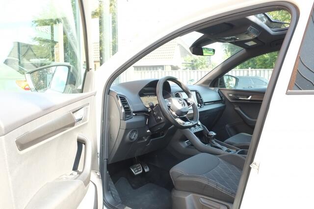 Skoda Karoq 1.5 TSI DSG Sportline | Panoramadak | Trekhaak | Achteruitrijcam
