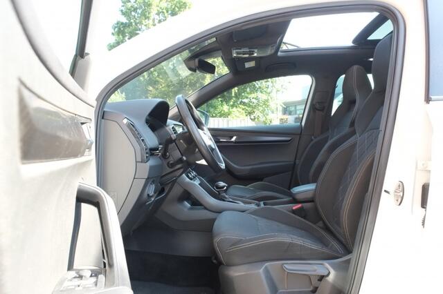 Skoda Karoq 1.5 TSI DSG Sportline | Panoramadak | Trekhaak | Achteruitrijcam