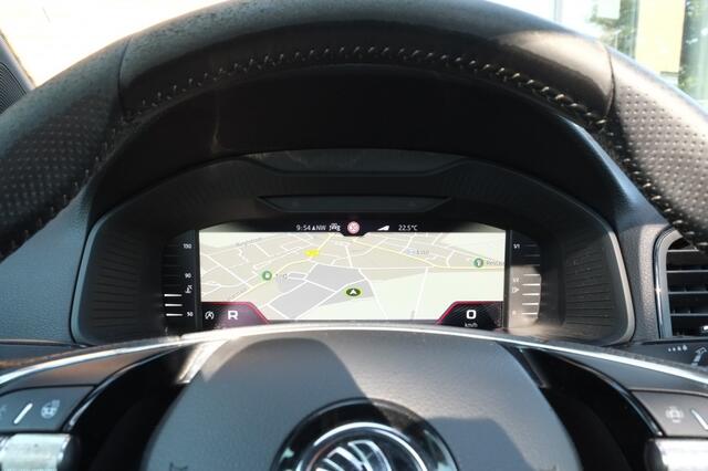 Skoda Karoq 1.5 TSI DSG Sportline | Panoramadak | Trekhaak | Achteruitrijcam