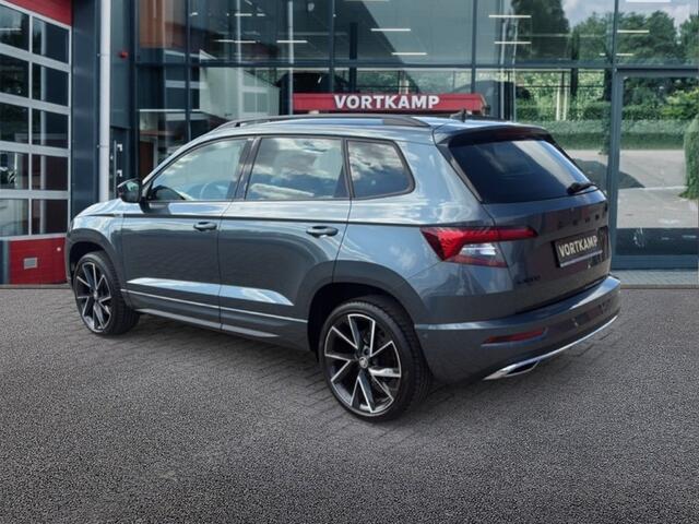 Skoda Karoq 1.5 TSI DSG SPORTLINE TREKHAAK/CAMERA/ELEK-KLEP/ACC/DIG-DASH/STOELVERW