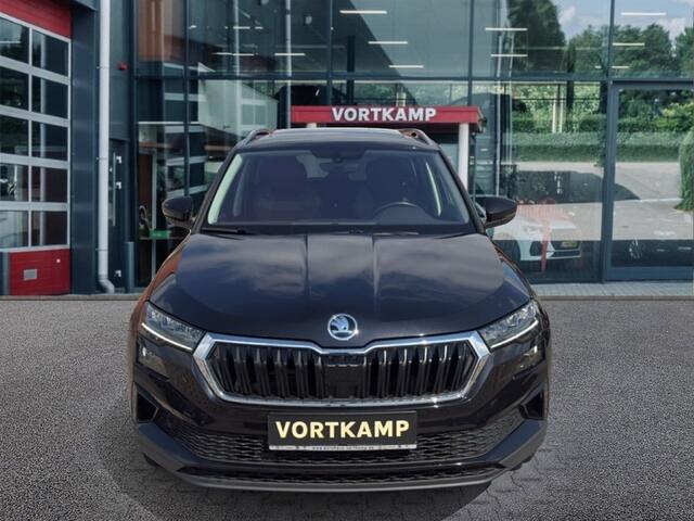 Skoda Karoq 1.5 TSI DSG STYLE TREKHAAK/PANO-DAK/CAMERA/ELEK-KLEP/CRUISE/STOELVERW