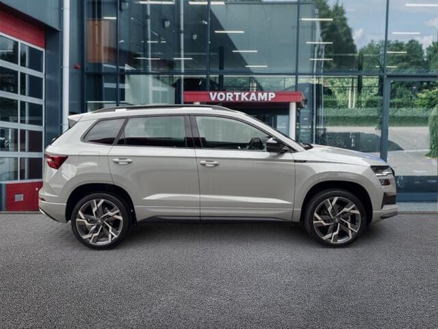 Skoda Karoq 1.5 TSI DSG SPORTLINE TREKHAAK/PANO-DAK/CAMERA/ELEK-KLEP/ACC/STOELVERW