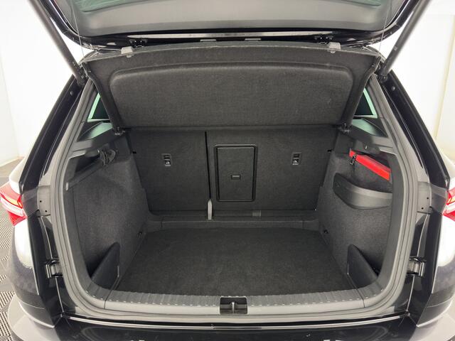 Skoda Karoq 1.5 TSI ACT Sportline Business (INCL-BTW) Aut. *PANO | DIGI-COCKPIT | FULL-LED | ADAPTIVE-CRUISE | HEATED-SPORTSEATS | TOP-VIEW | AMBIENTLIGHT | NAVI-FULLMAP | KEYLESS | DAB+ | TOWBAR | PRIVACYGLASS | 18''ALU*