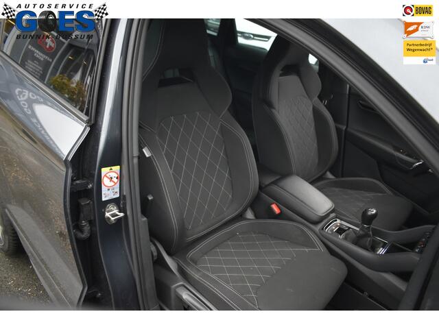 Skoda Karoq 1.5 TSI Sportline Busines | trekhaak | camera |stuurverwarming