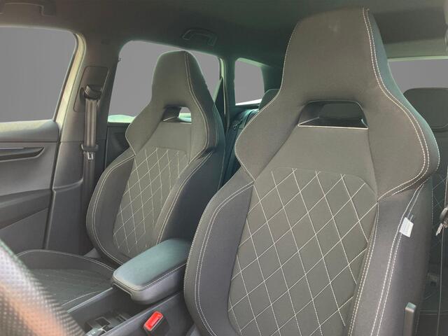 Skoda Karoq 1.5TSI/150PK ACT Sportline Business · Trekhaak · Camera · Stoelverwarming · Apple/Android Car Play · Navigatie ·