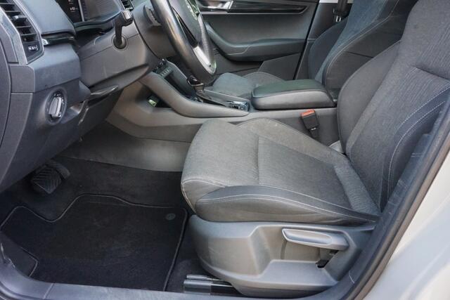 Skoda Karoq 1.5 TSI ACT Style Business Trehkaak/App-connect/Navi!