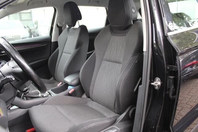 Skoda Karoq 1.5 TSI ACT Style | LED | Navigatie