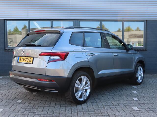 Skoda Karoq 1.0 TSI Style DSG | Elektrische verstelbare stoel met geheugen | stoelverwarming | camera | adaptive cruise