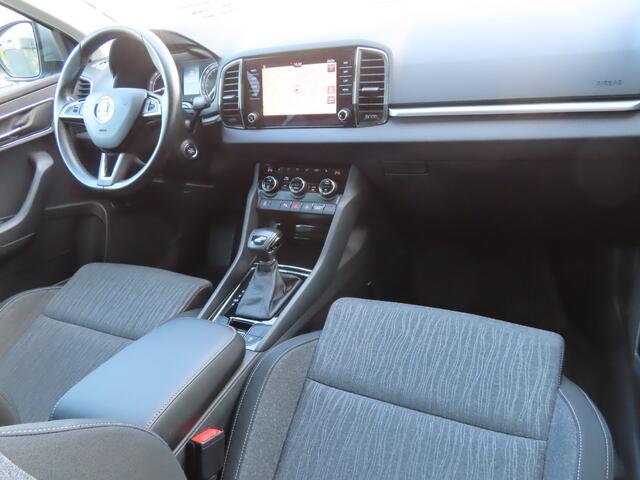 Skoda Karoq 1.0 TSI Style DSG | Elektrische verstelbare stoel met geheugen | stoelverwarming | camera | adaptive cruise