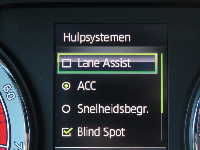 Skoda Karoq 1.0 TSI Style DSG | Elektrische verstelbare stoel met geheugen | stoelverwarming | camera | adaptive cruise