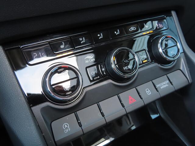 Skoda Karoq 1.0 TSI | Pano dak | Trekhaak wegklapbaar | Stoel + stuurwielverwarming |
