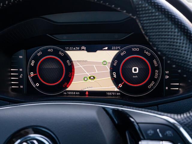 Skoda Karoq 1.5 TSI ACT Sportline Business ORG NL 19 INCH CAMERA CANTON AUDIO STOELVERW SPORTSTOELEN