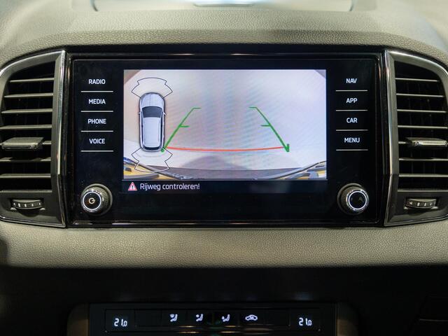 Skoda Karoq 1.5 TSI ACT Business Edition / 150pk / Achteruitrij camera / Adaptieve cruise control / Automatische klimaatregeling /