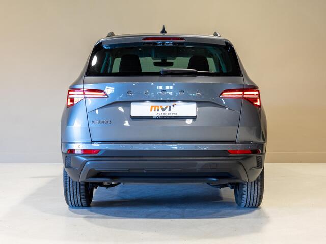 Skoda Karoq 1.5 TSI ACT Business Edition / 150pk / Achteruitrij camera / Adaptieve cruise control / Automatische klimaatregeling /