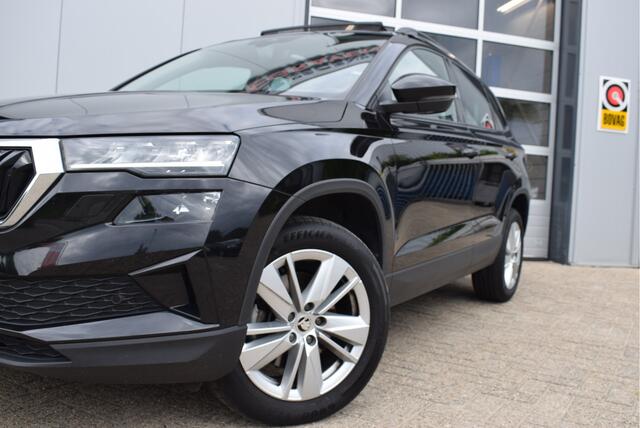 Skoda Karoq 1.5 TSI ACT Business Edition | NL-Auto | Open dak | Varioflex stoelen