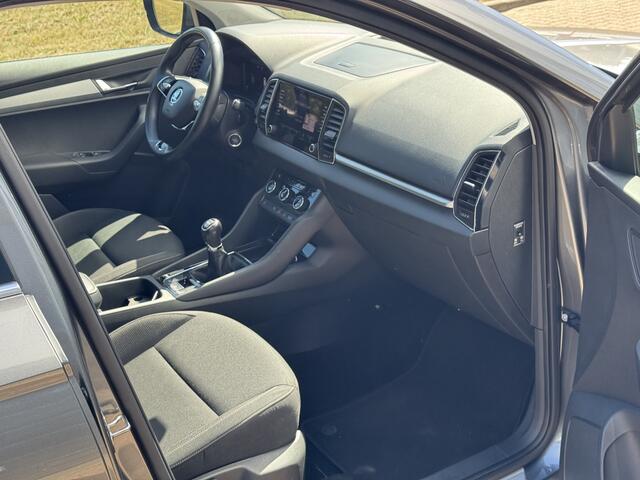 Skoda Karoq 1.5 TSI ACT Business Edition Rijklaar incl. 12 maanden BOVAG-garantie | Achteruitrijcamera | Apple Carplay/Android Auto | Cruise Control | Virtual Cockpit | Climatronic |