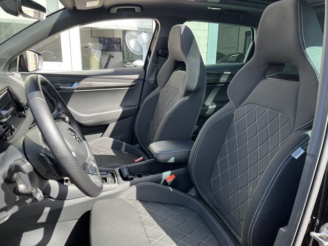 Skoda Karoq 1.5 TSI ACT Sportline Business / AUTOMAAT/ PANO/ CRUISE/ DIGITAL DASH/ NAVI/ SMARTLINK/ STOELVERWARMING/ KEYLESS