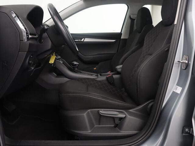 Skoda Karoq 1.5 TSI ACT Ambition Business | Panoramadak | Park assist | Climate control | Carplay | DAB | 17'' | Cruise control | Navigatie |