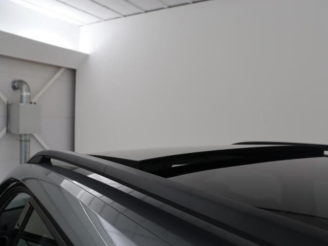 Skoda Karoq 1.5 TSI ACT Ambition Business | Panoramadak | Park assist | Climate control | Carplay | DAB | 17'' | Cruise control | Navigatie |