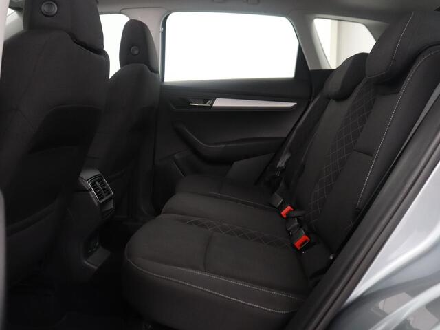 Skoda Karoq 1.5 TSI ACT Ambition Business | Panoramadak | Park assist | Climate control | Carplay | DAB | 17'' | Cruise control | Navigatie |