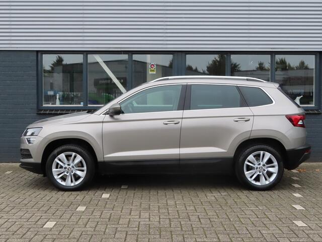 Skoda Karoq 1.5 TSI ACT Ambition | trekhaak wegklapbaar | adaptive cruise | navi | carplay
