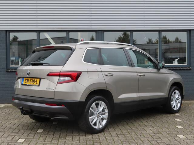 Skoda Karoq 1.5 TSI ACT Ambition | trekhaak wegklapbaar | adaptive cruise | navi | carplay