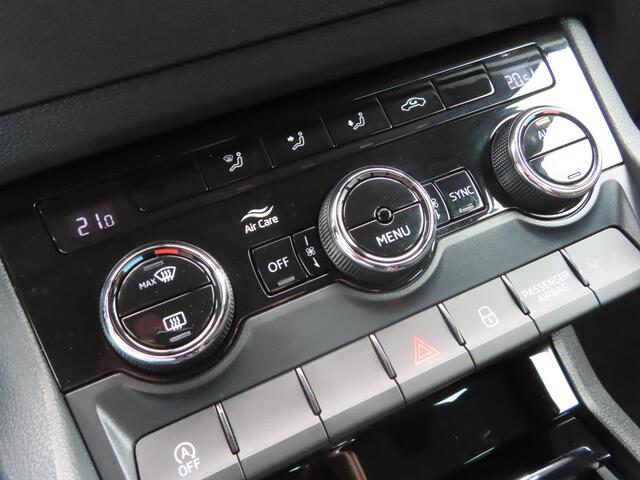 Skoda Karoq 1.5 TSI ACT Ambition | trekhaak wegklapbaar | adaptive cruise | navi | carplay