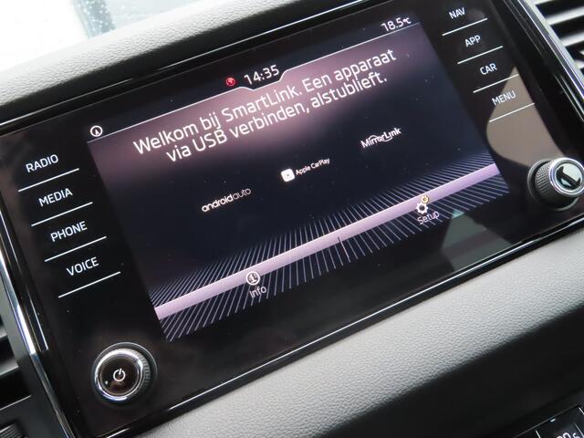 Skoda Karoq 1.5 TSI ACT Ambition | trekhaak wegklapbaar | adaptive cruise | navi | carplay