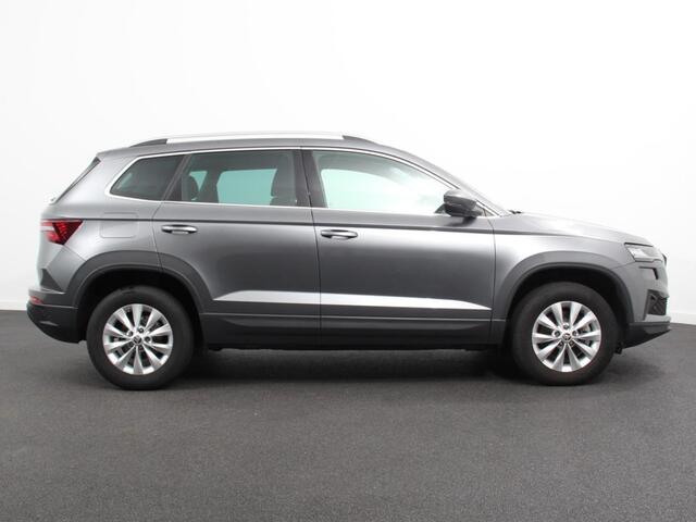 Skoda Karoq 1.5 TSI 150pk DSG Ambition Navigatie Apple Carplay/Android Auto Camera Climate Control Adaptieve Cruise control Lichtmetalen Velgen